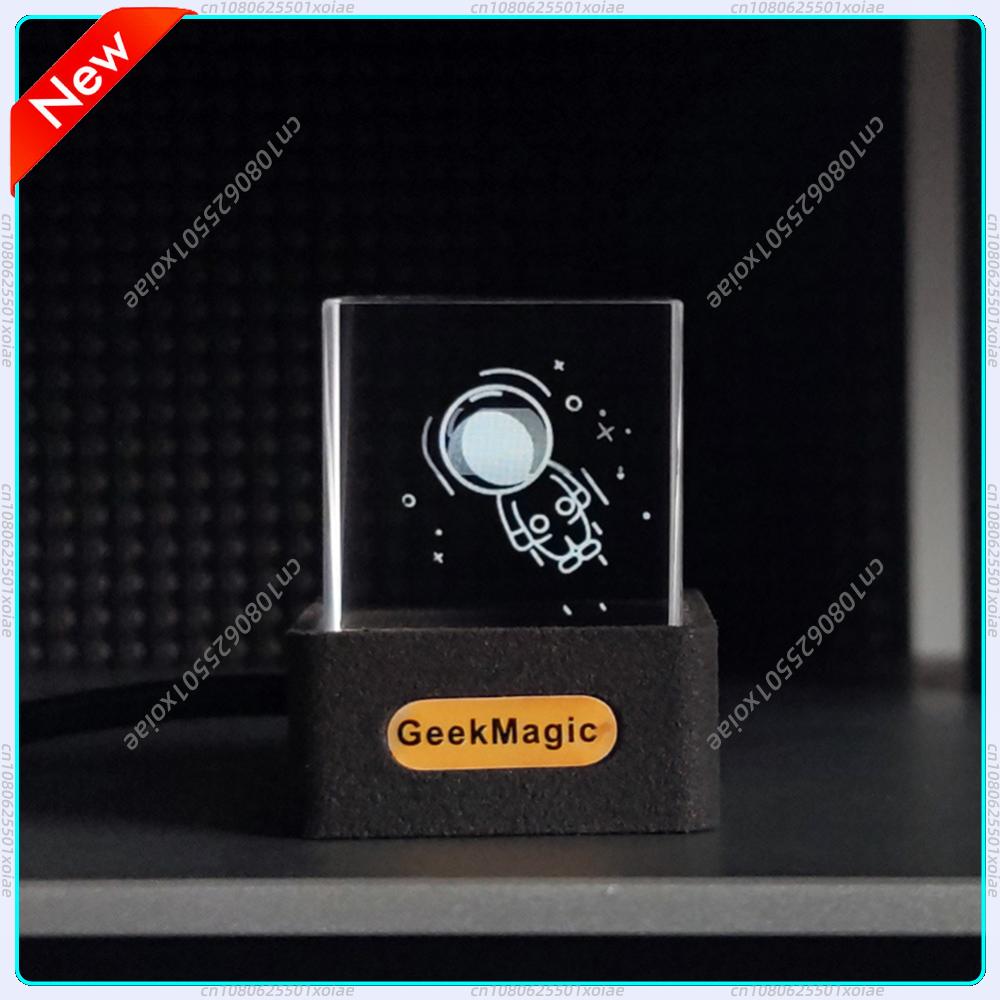 Smart Home Office - Crystal Cube Photo Display Holographic Desktop